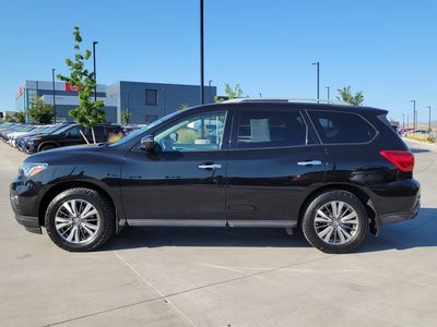 2017 Nissan Pathfinder SL
