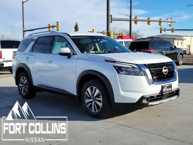 2025 Nissan Pathfinder SL