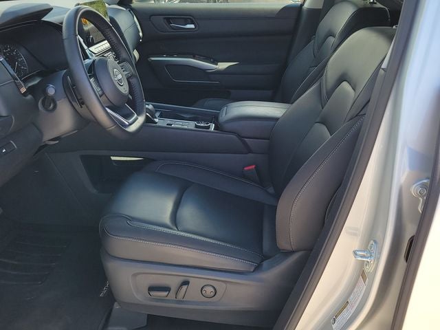 2025 Nissan Pathfinder SL - Photo 6
