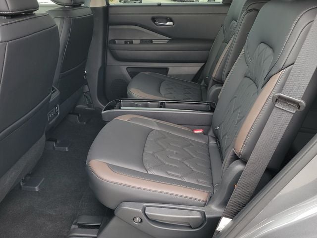 2026 Nissan Pathfinder Platinum - Photo 10