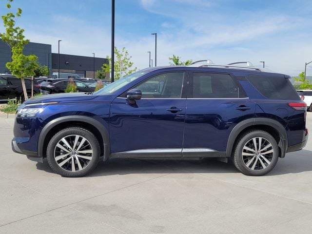 2023 Nissan Pathfinder Platinum - Photo 2