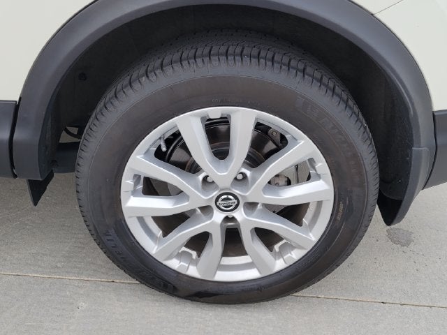 2022 Nissan Rogue Sport SV - Photo 16